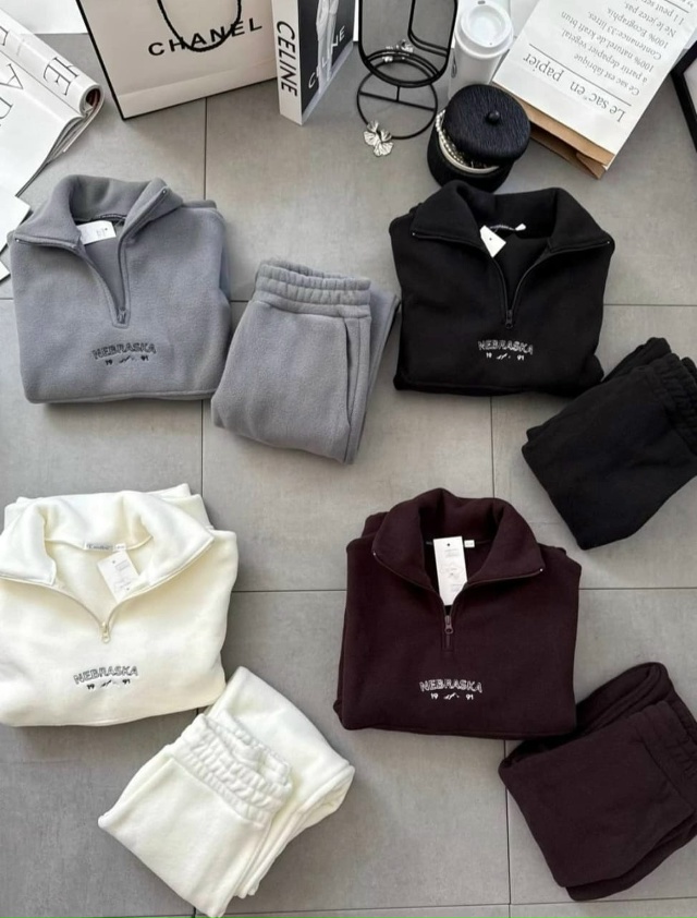 Спортивный костюм 23102173