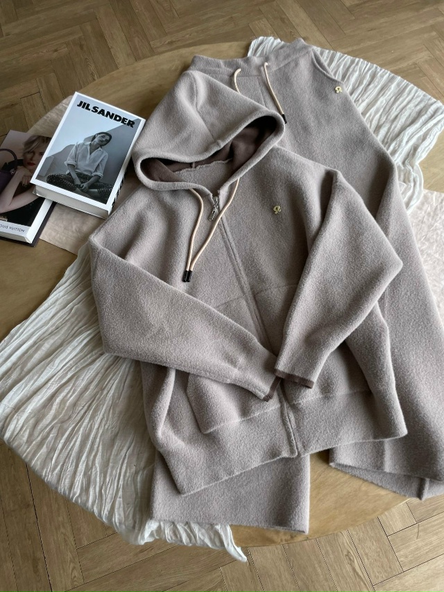 Спортивный костюм 23105407