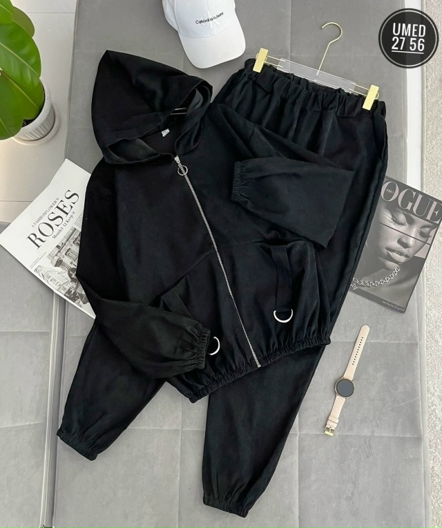 Спортивный костюм 23105282