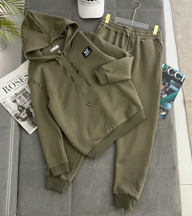 Спортивный костюм 23107216