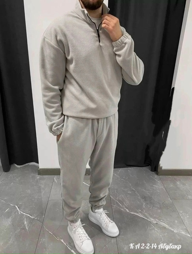 Спортивный костюм 23108291