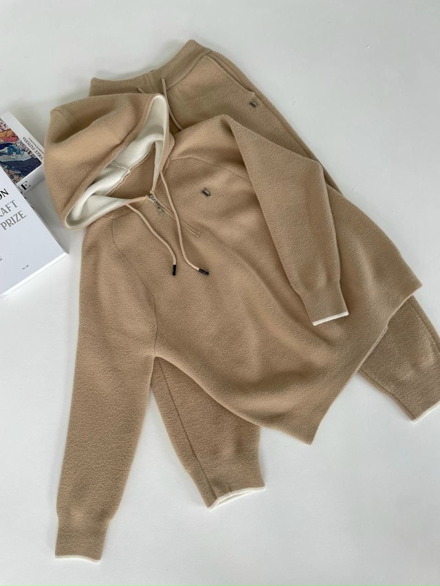 Спортивный костюм 23108152