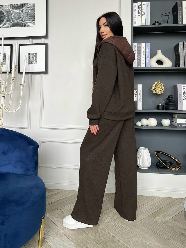 Спортивный костюм 23110617