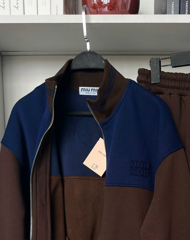 Спортивный костюм 23110612