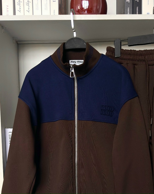 Спортивный костюм 23110612