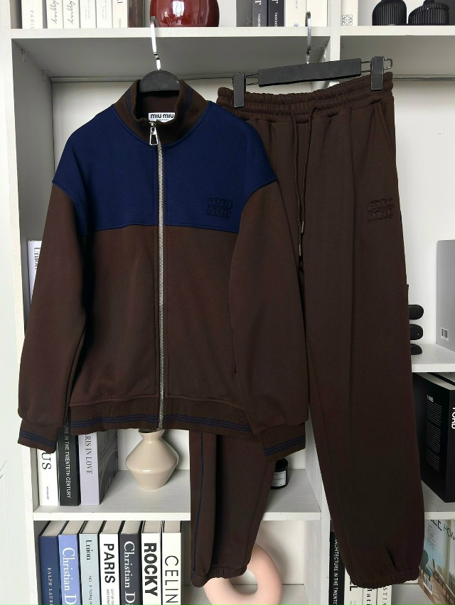 Спортивный костюм 23110612