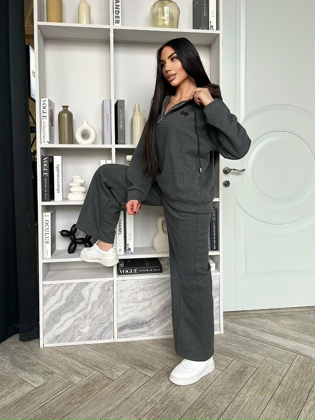 Спортивный костюм 23110617