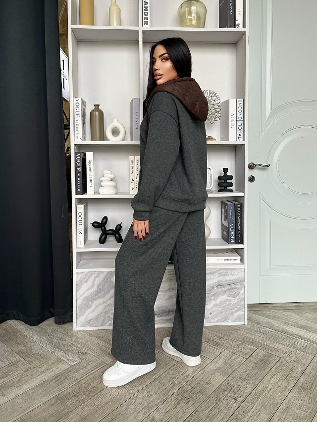 Спортивный костюм 23110617