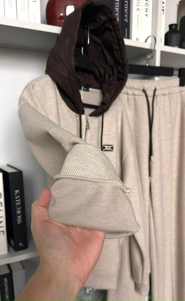 Спортивный костюм 23110615