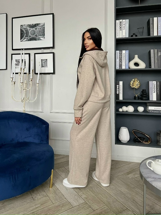 Спортивный костюм 23110616