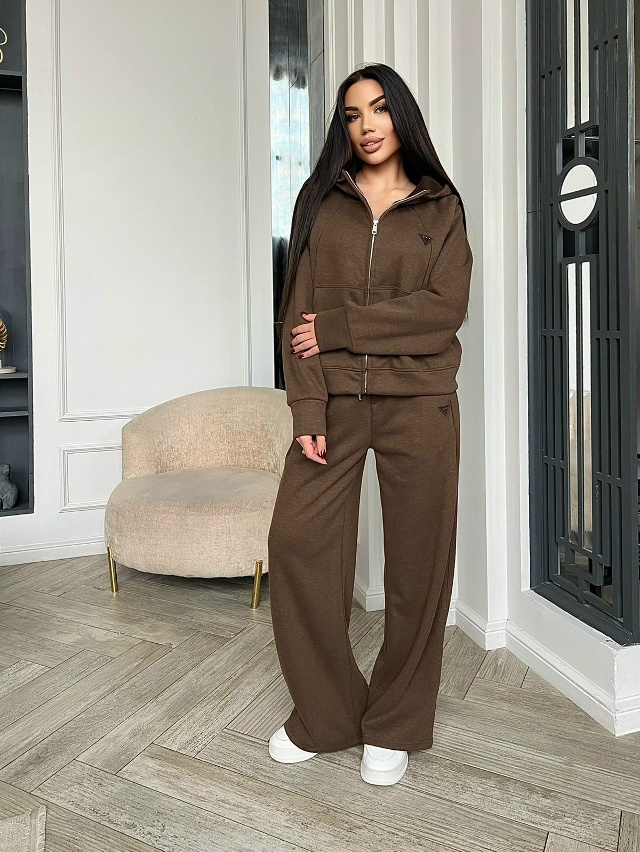 Спортивный костюм 23110616