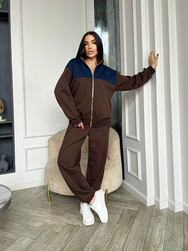 Спортивный костюм 23110612