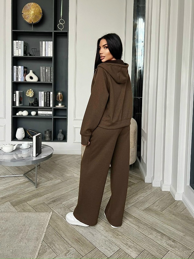 Спортивный костюм 23110616