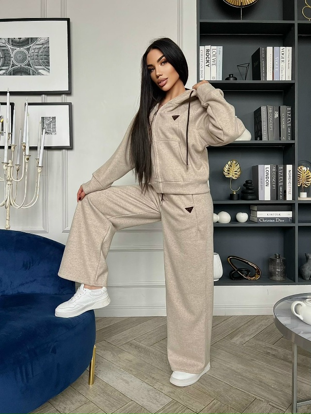 Спортивный костюм 23110616