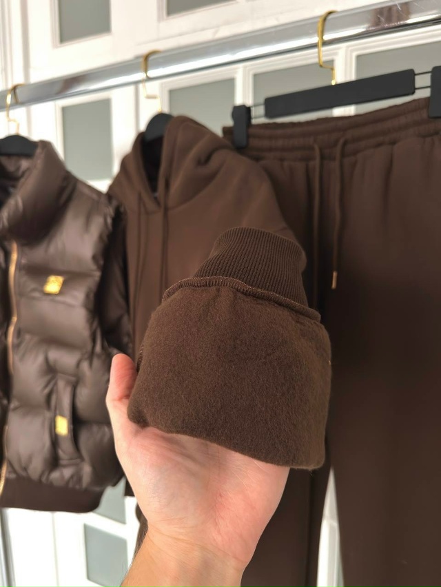 Спортивный костюм 23116342