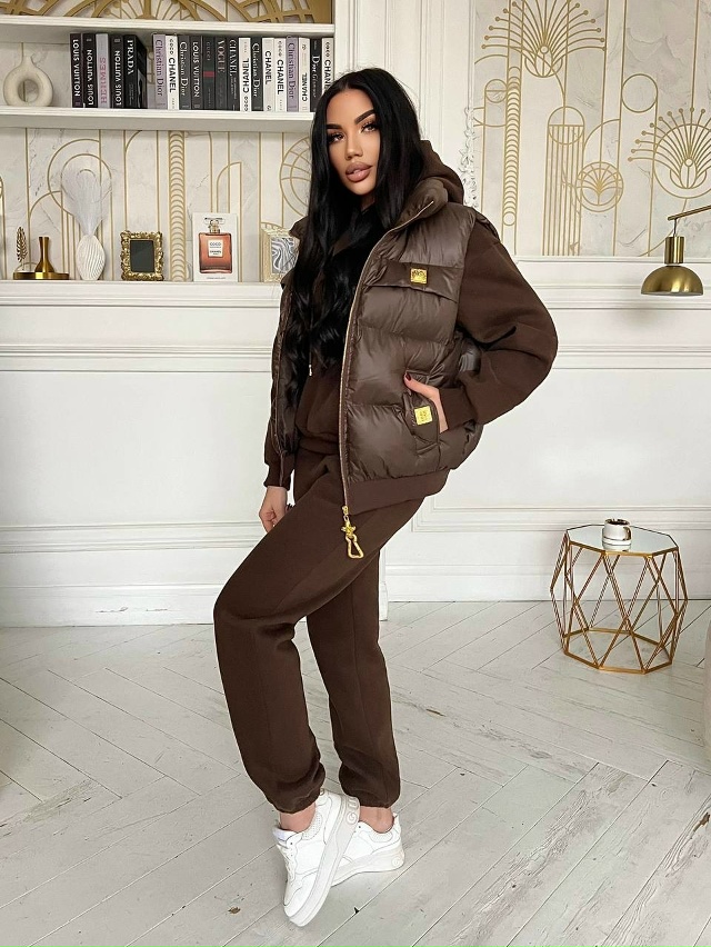 Спортивный костюм 23116342