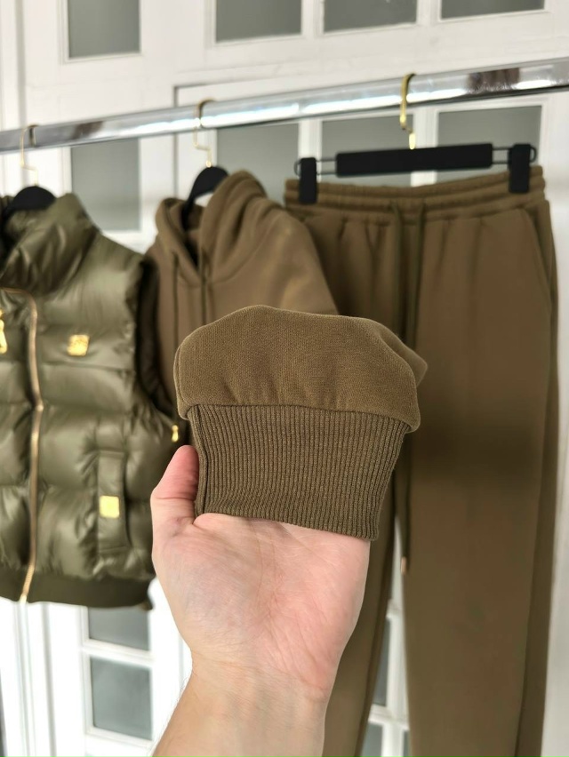 Спортивный костюм 23116343