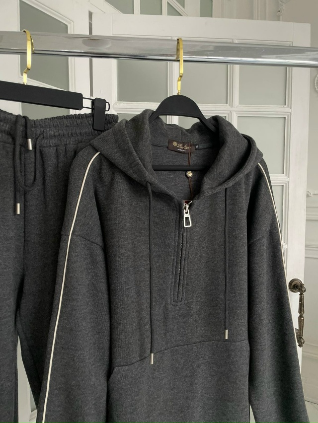 Спортивный костюм 23118849