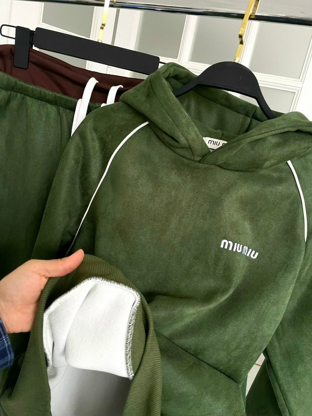 Спортивный костюм 23118785