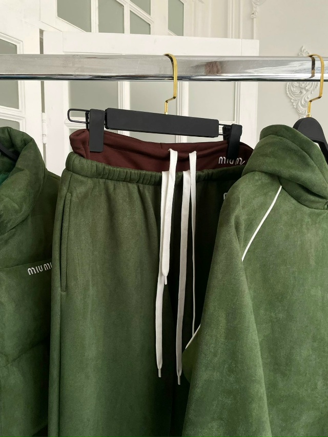 Спортивный костюм 23118785