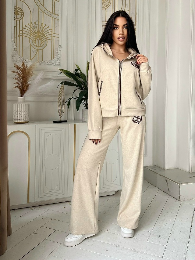 Спортивный костюм 23118851