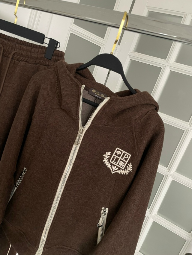 Спортивный костюм 23118848