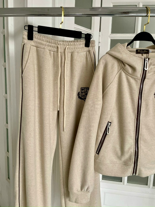 Спортивный костюм 23118851