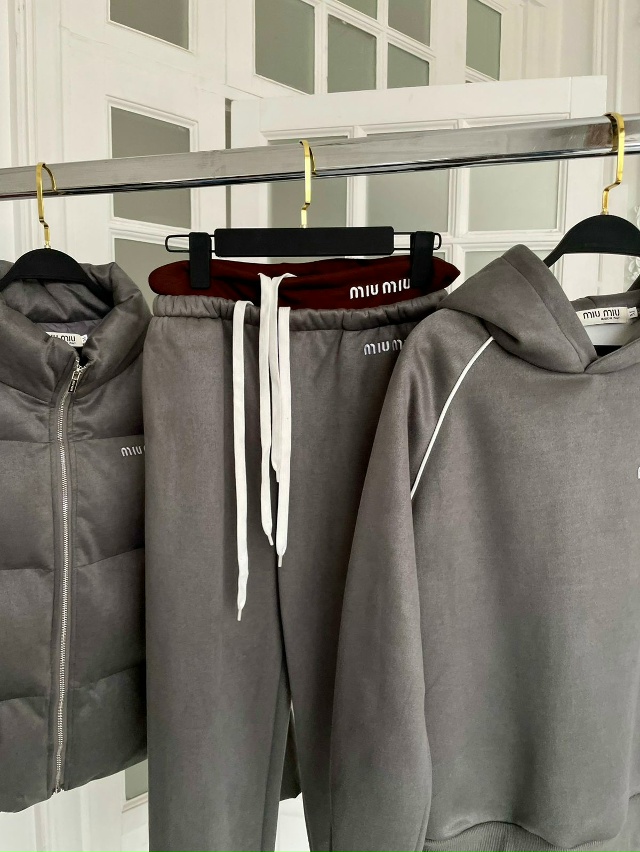 Спортивный костюм 23118787