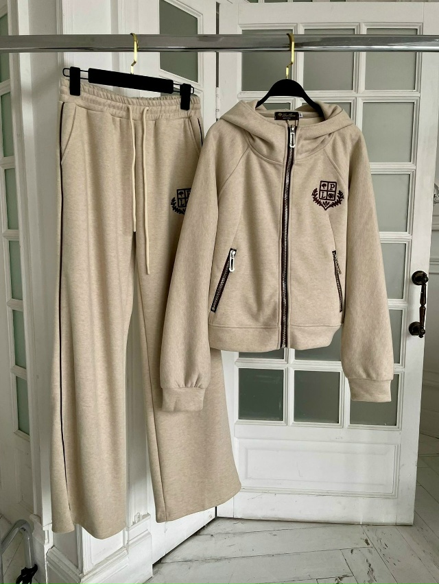 Спортивный костюм 23118851