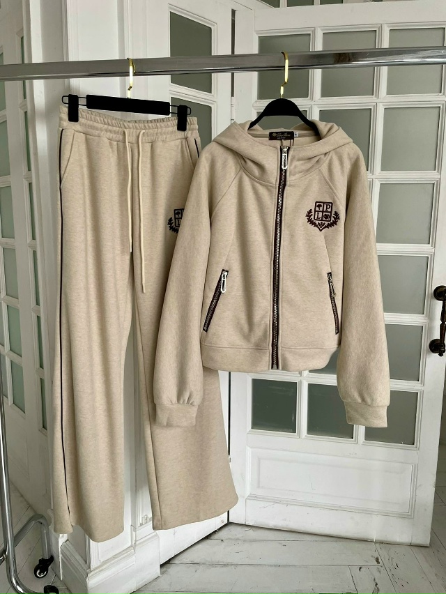 Спортивный костюм 23118851