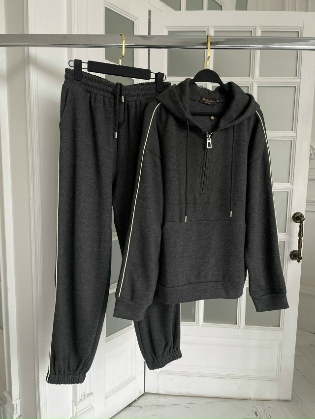 Спортивный костюм 23118849