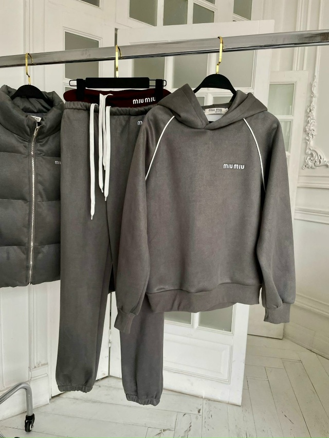 Спортивный костюм 23118787