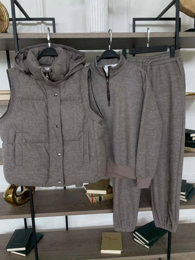 Спортивный костюм 23119820