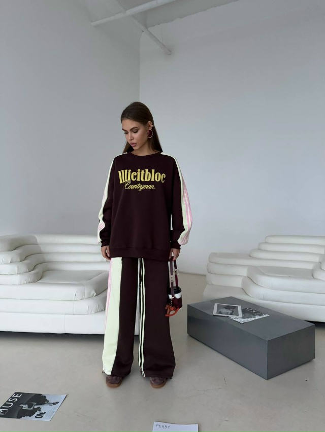 Спортивный костюм 23122862