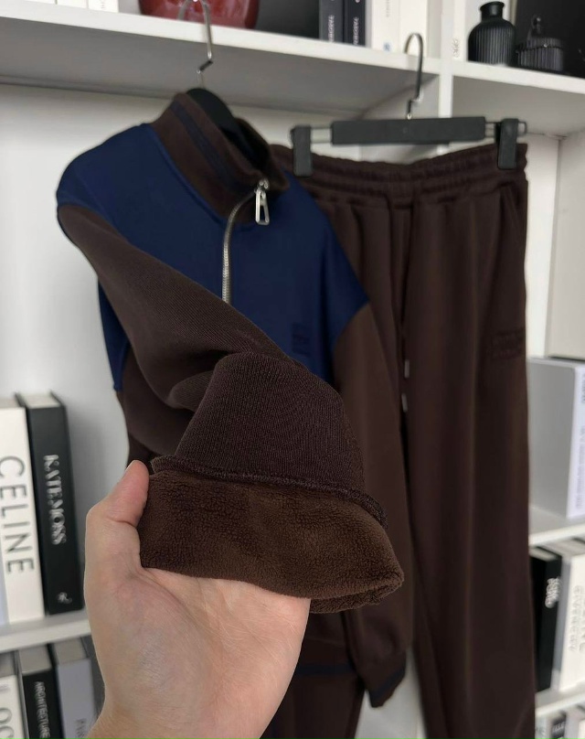 Спортивный костюм 23122695