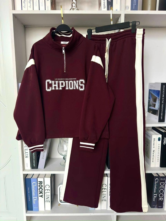 Спортивный костюм 23122696