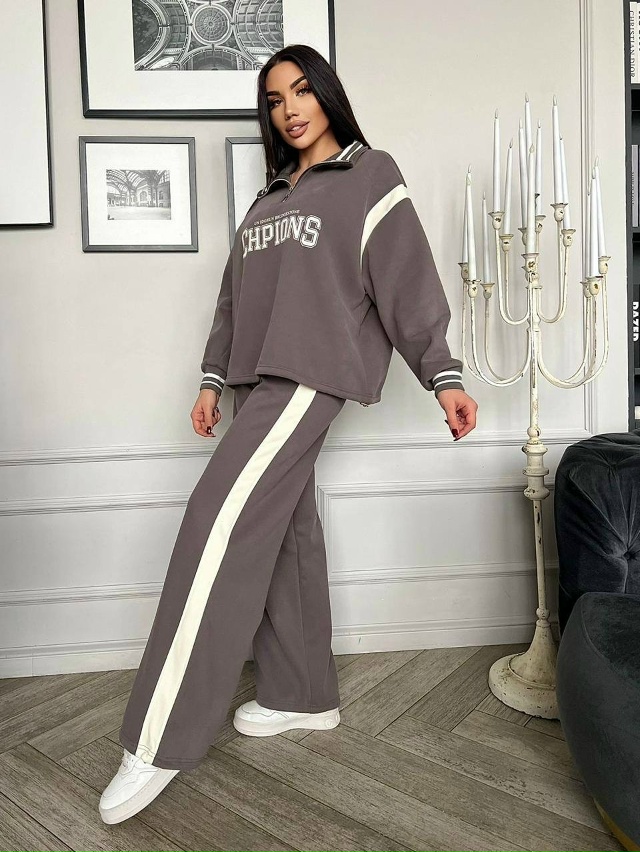 Спортивный костюм 23122696