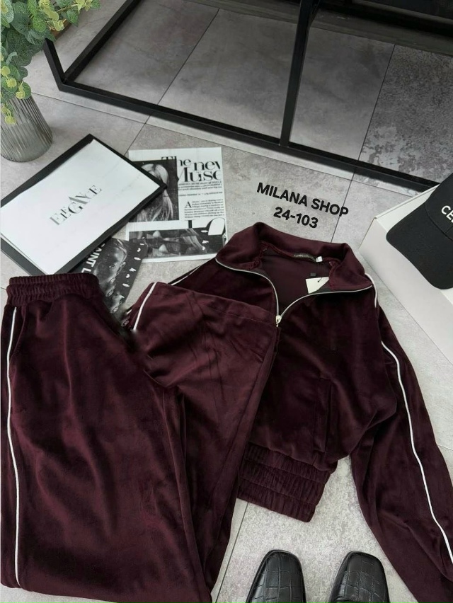 Спортивный костюм 23124285