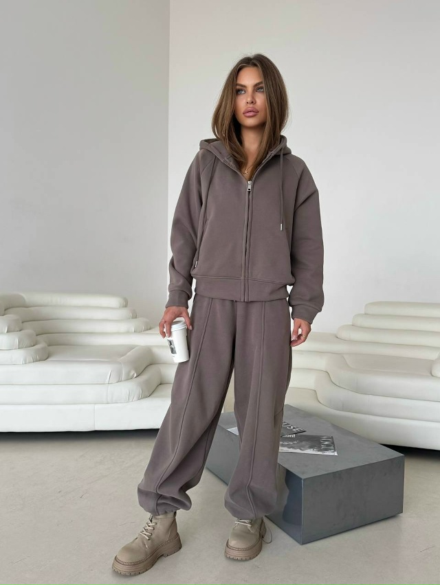 Спортивный костюм 23127763