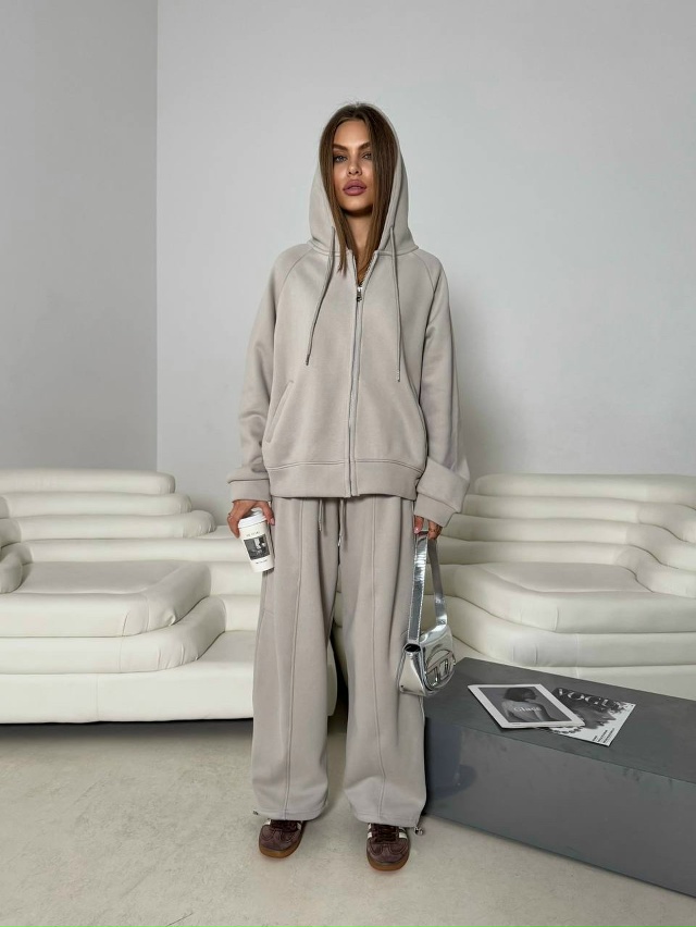 Спортивный костюм 23127764