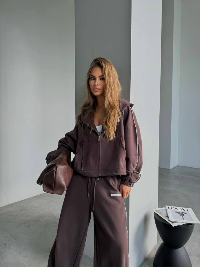 Спортивный костюм 23127769