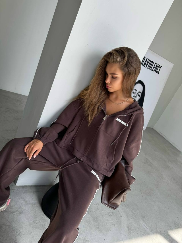 Спортивный костюм 23127769