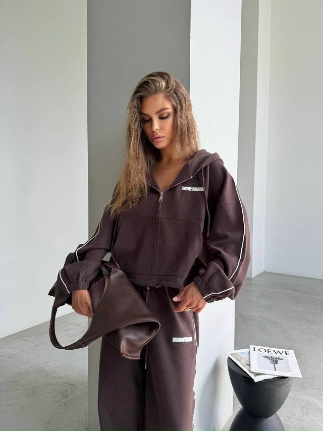 Спортивный костюм 23127769