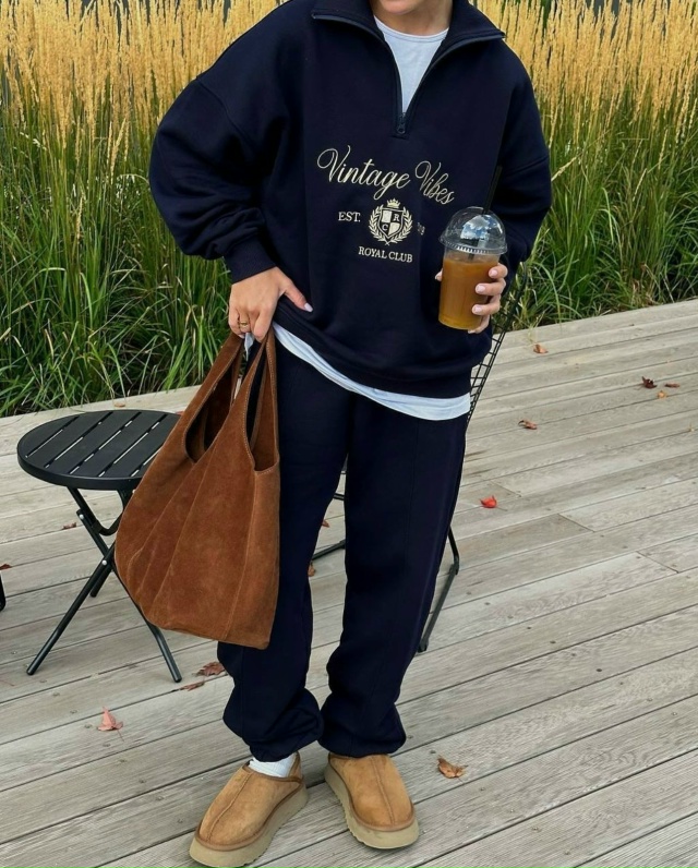 Спортивный костюм 23130323