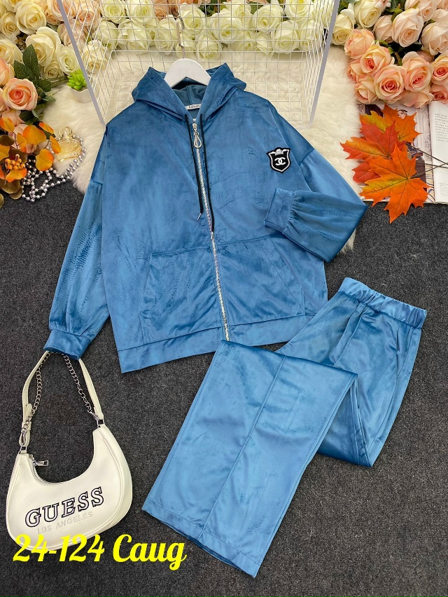 Спортивный костюм 23129895