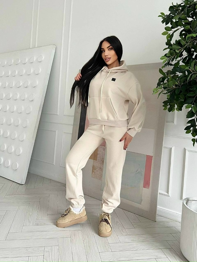 Спортивный костюм 23132914