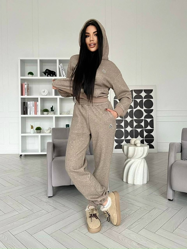 Спортивный костюм 23133064