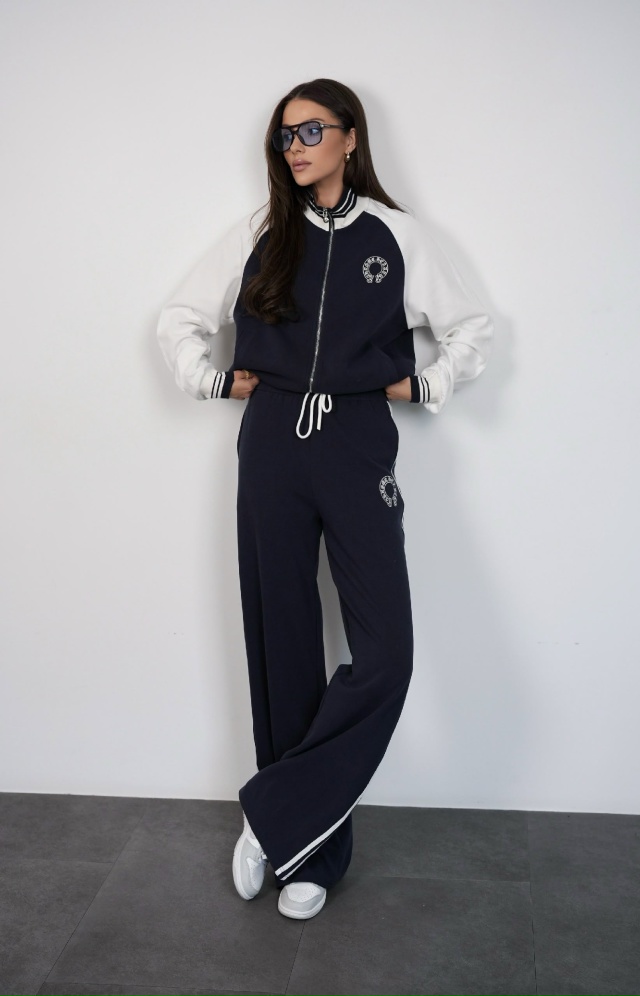 Спортивный костюм 23133593