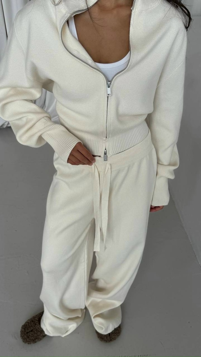 Спортивный костюм 23135267