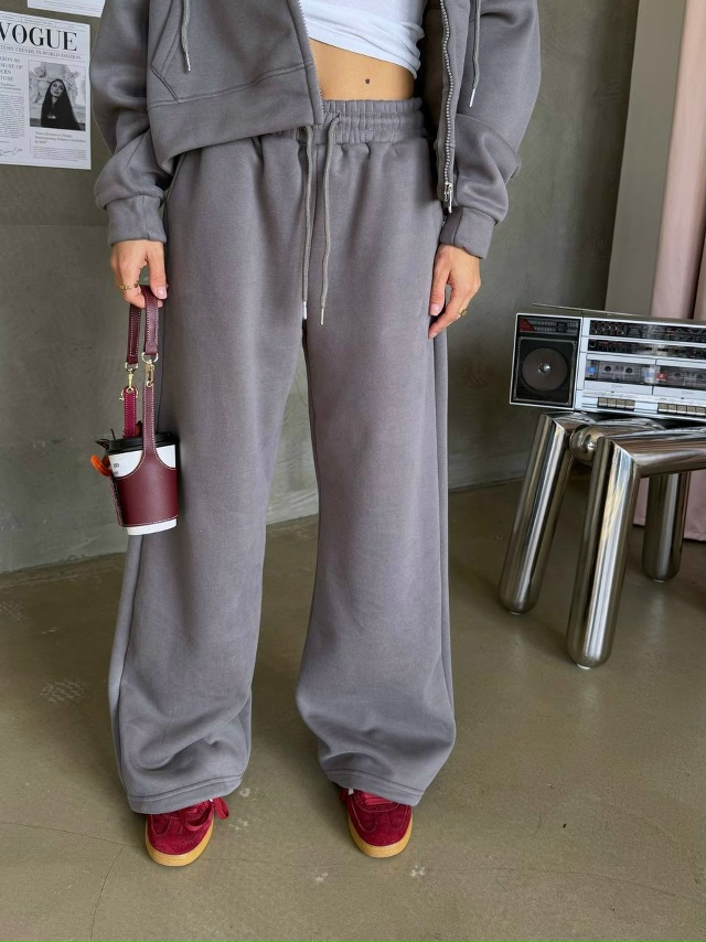 Спортивный костюм 23134822